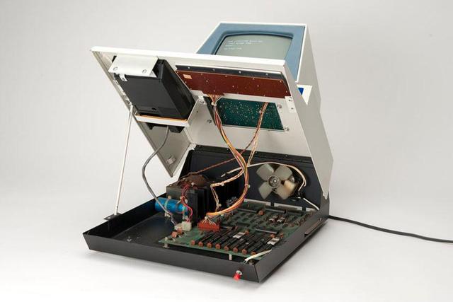 时光机—Commodore PET 2001（1977）古老PC-apple -II同时代微机